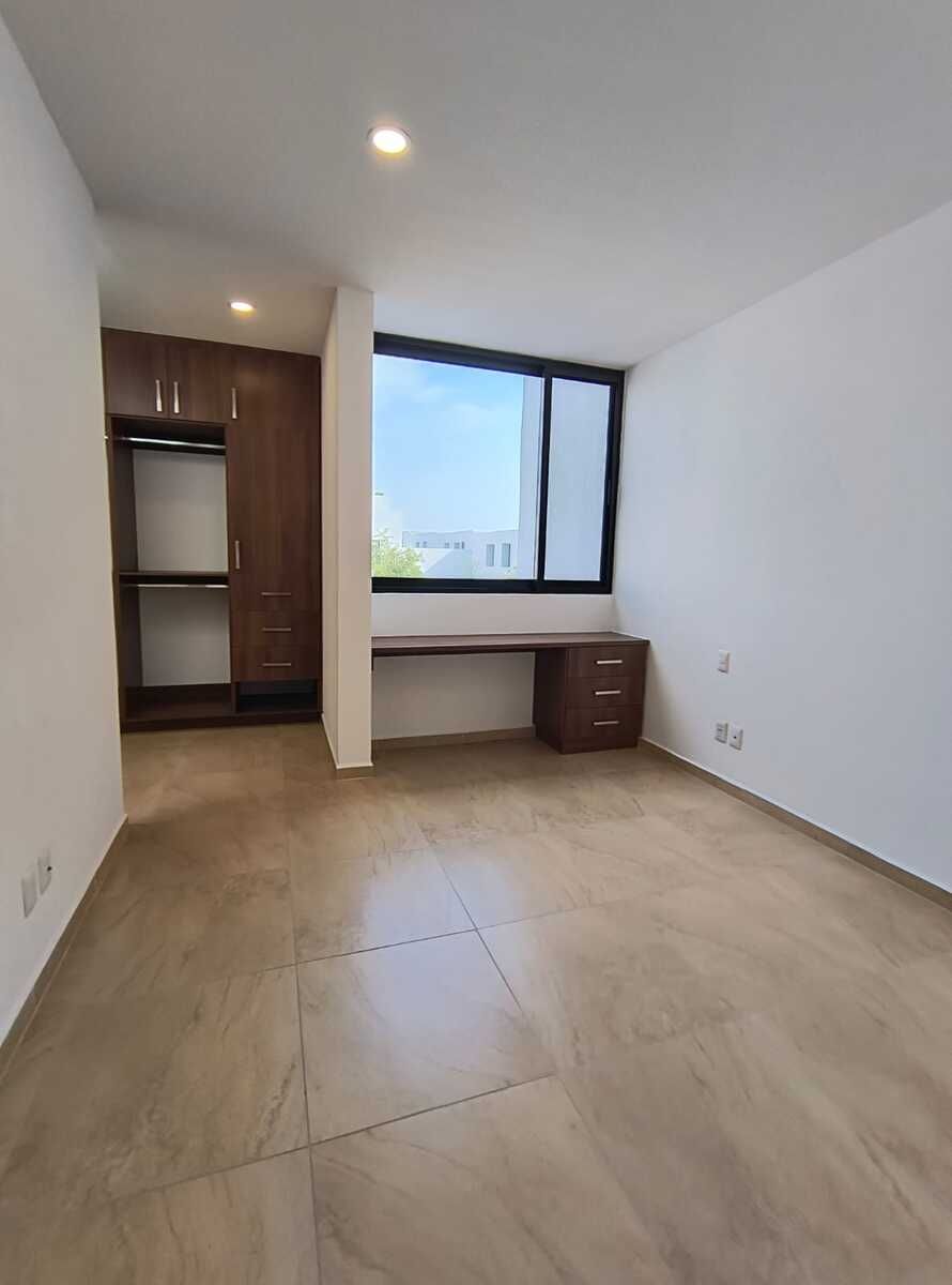 10 of 19: Recámara principal