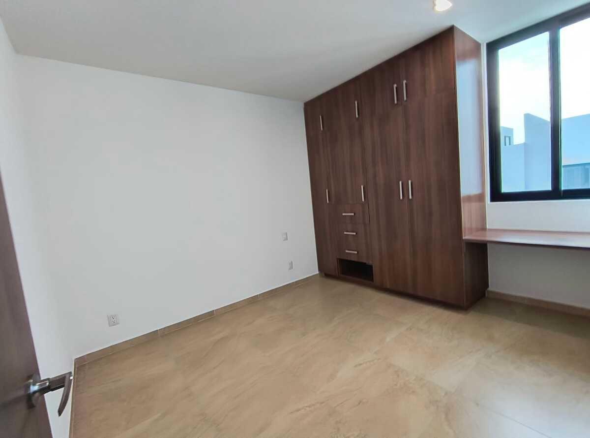 13 of 19: Recámara secundaria 1