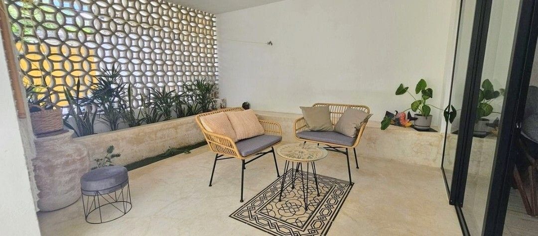 6 de 27: Terraza frontal