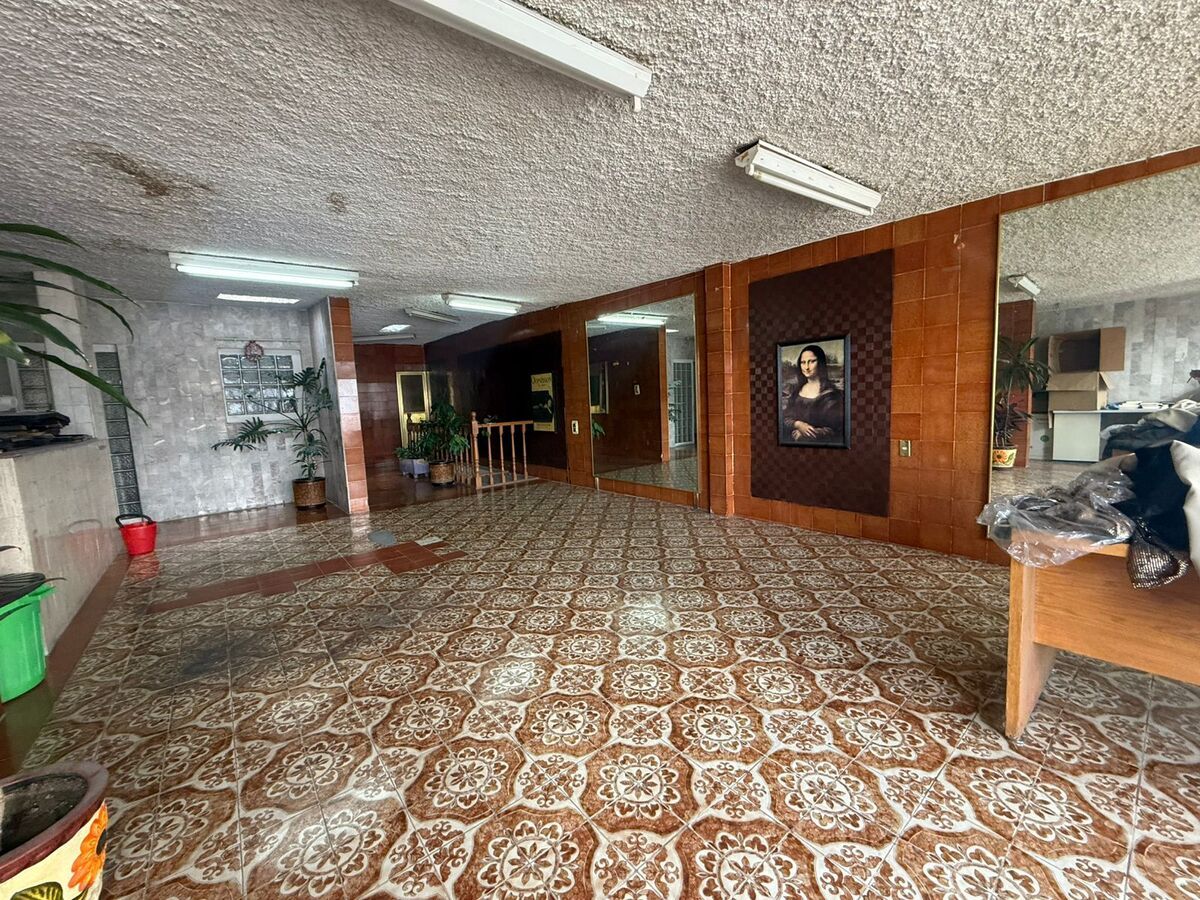 26 de 36: Salón de eventos con Bar