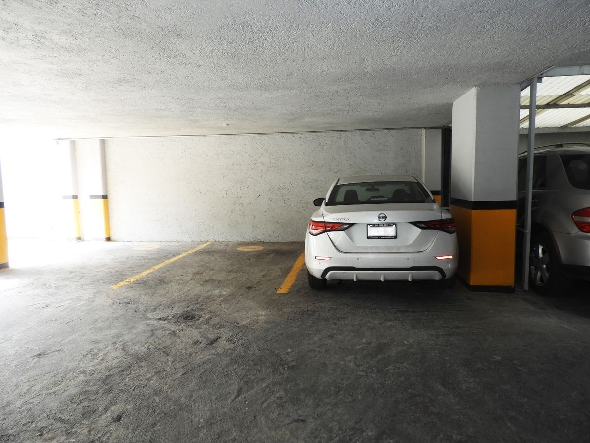 15 de 15: Estacionamientos