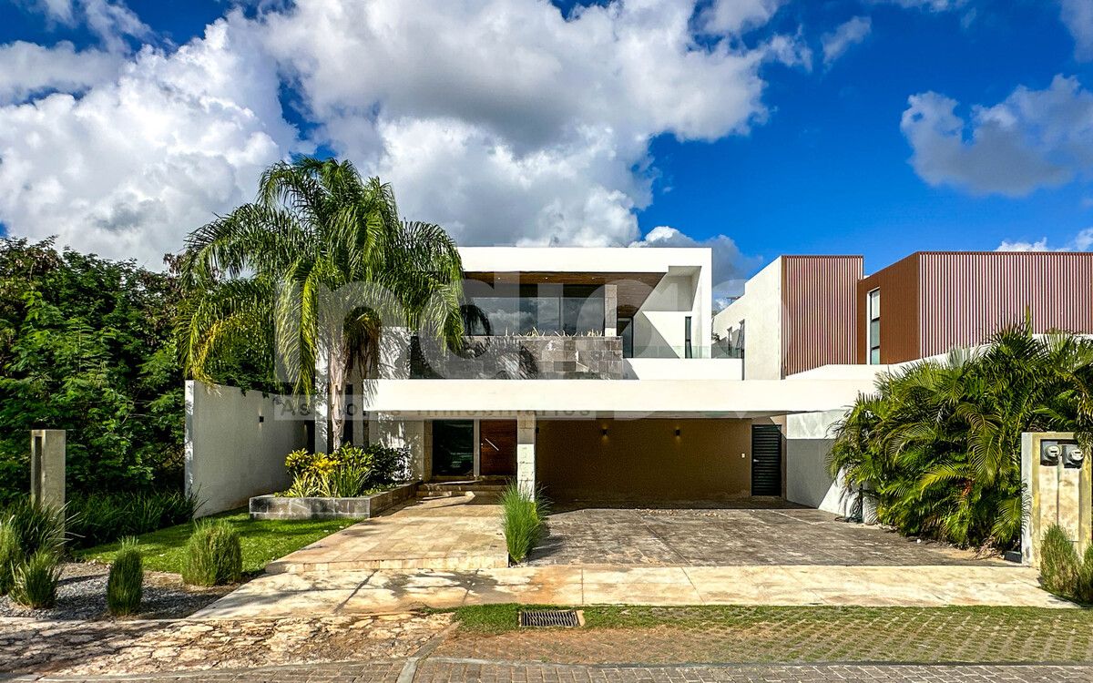 3 de 50: Fachada Frontal