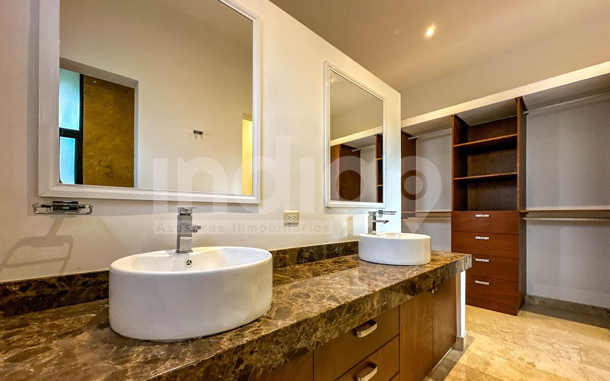 30 de 50: Baño Recámara Principal