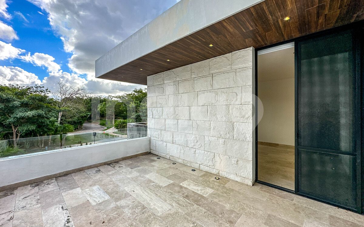 29 de 50: Terraza de Recámara Principal