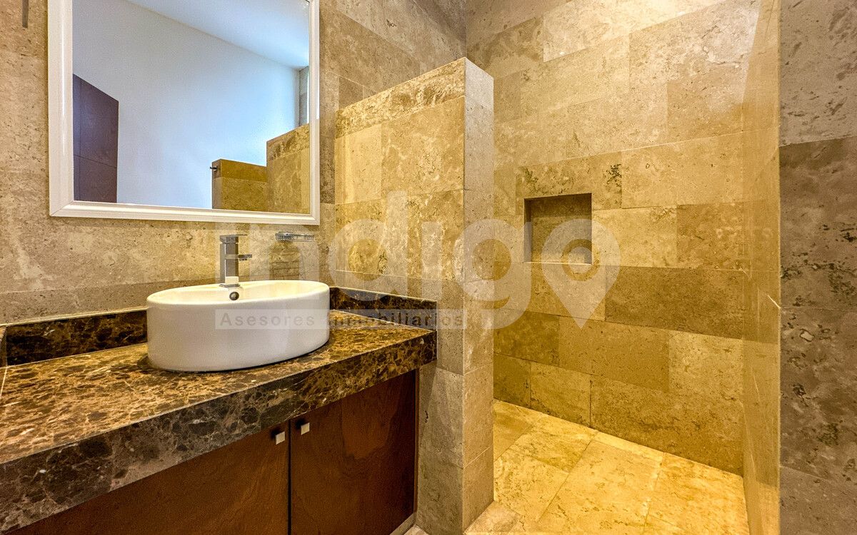 38 de 50: Baño Recámara Secundaria 2