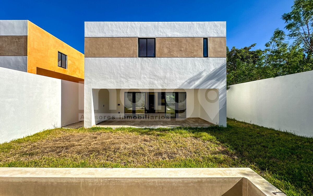 40 de 41: Fachada Trasera