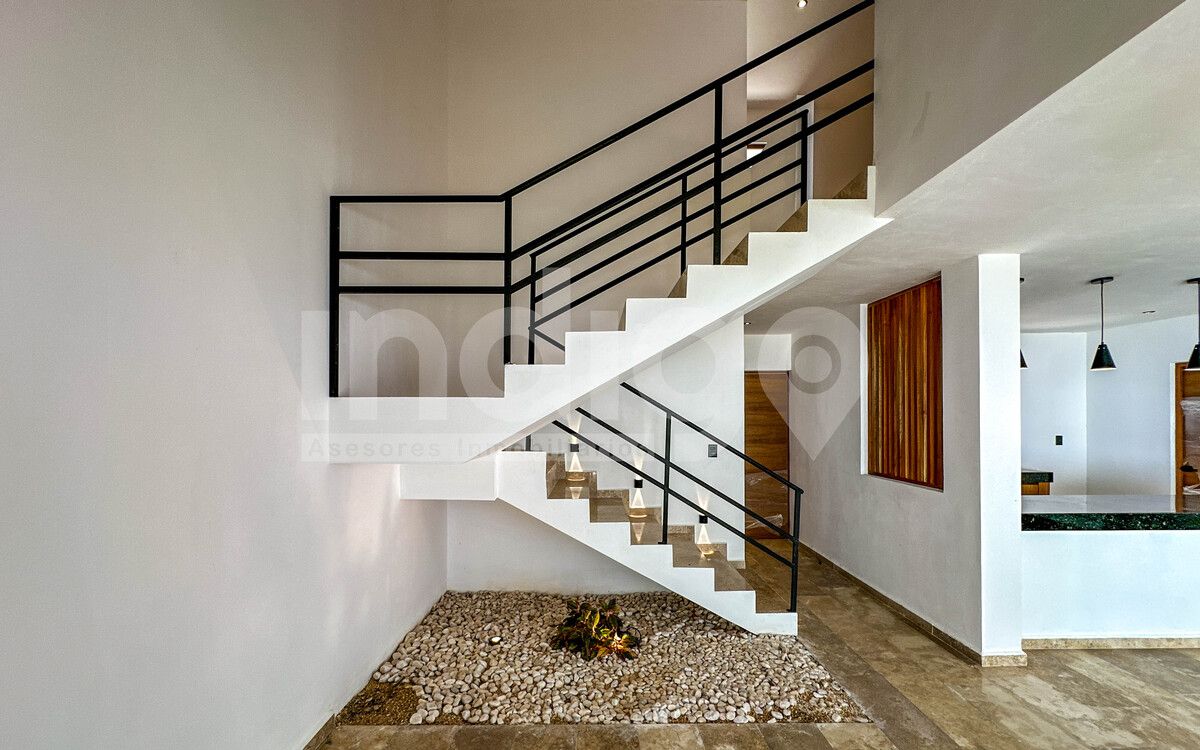 17 de 41: Escalera Planta Alta