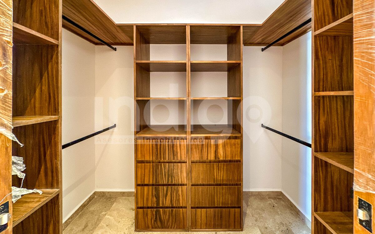 27 de 41: Vestidor Recámara Principal