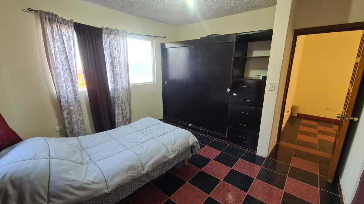 25 de 34: Recámara secundaria en segundo