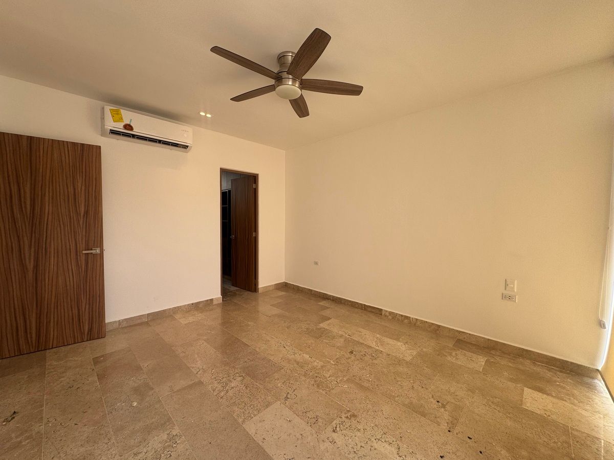 30 de 36: Recámara 2