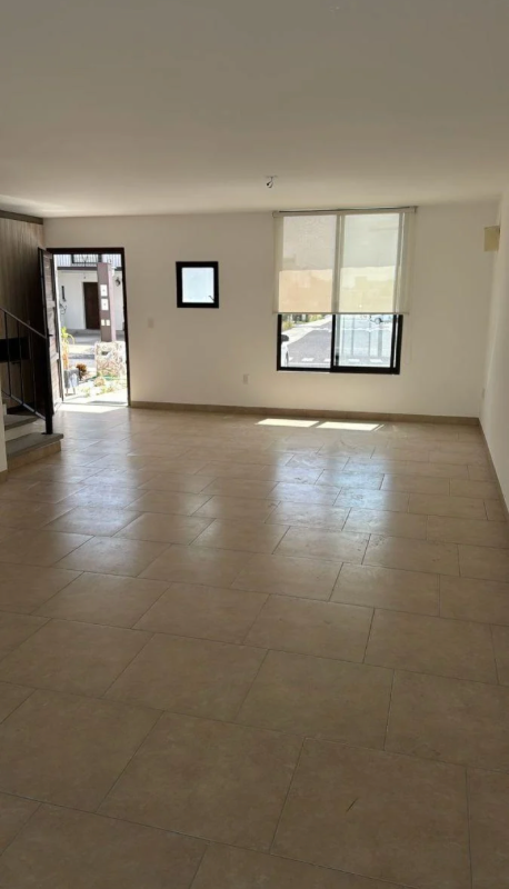Beautiful House for Sale in Torre de Piedra, Juriquilla – With Roof Garden! - Ll - foto 3