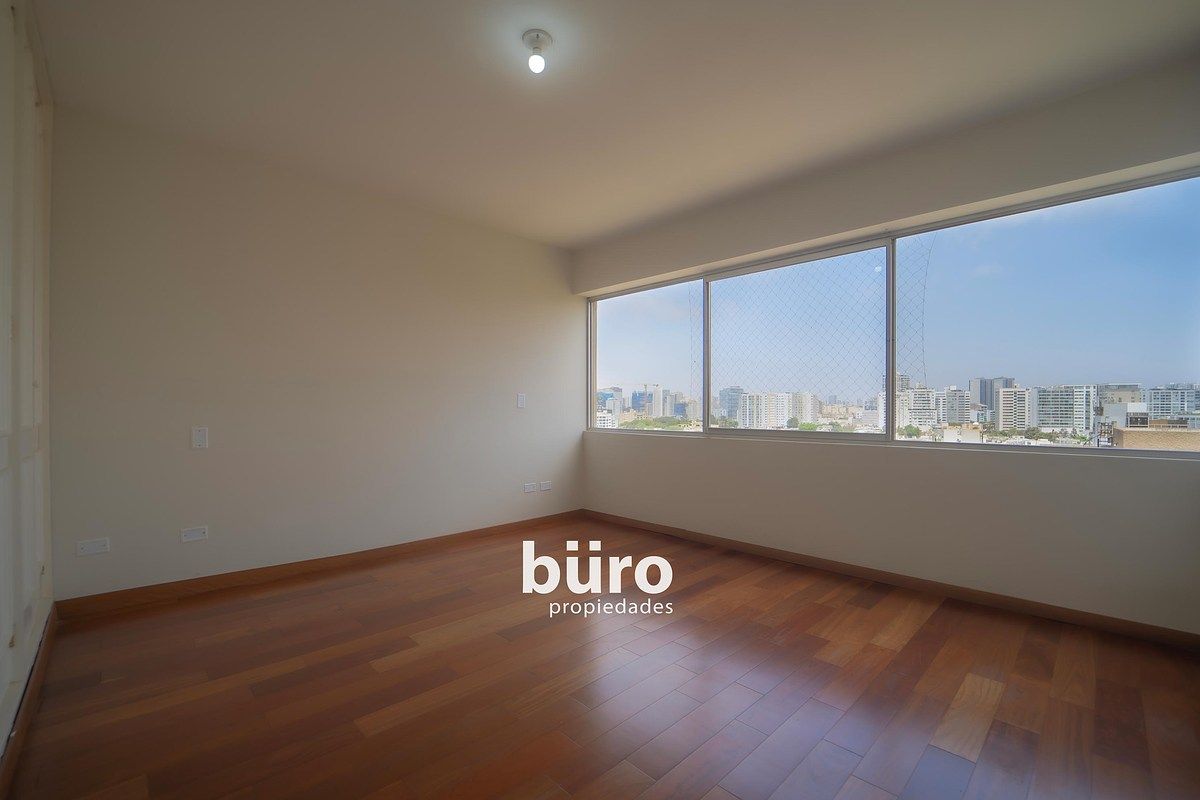 7 de 18: Dormitorio Principal con Gran Vista