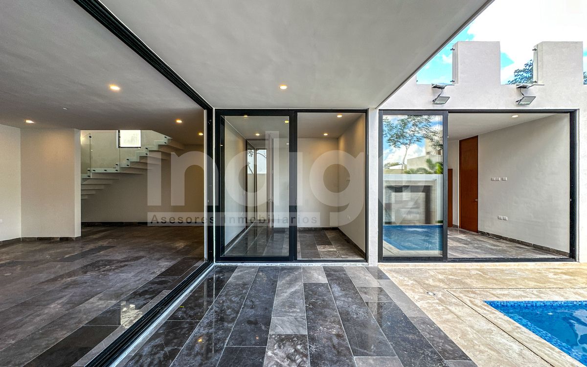 18 de 50: Terraza Posterior Techada