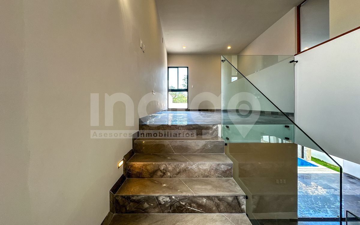 22 de 50: Escalera Planta Alta