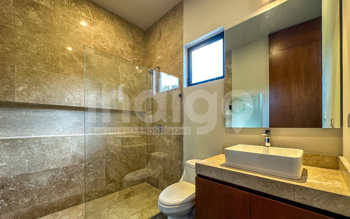 37 de 50: Baño Recámara Secundaria 2