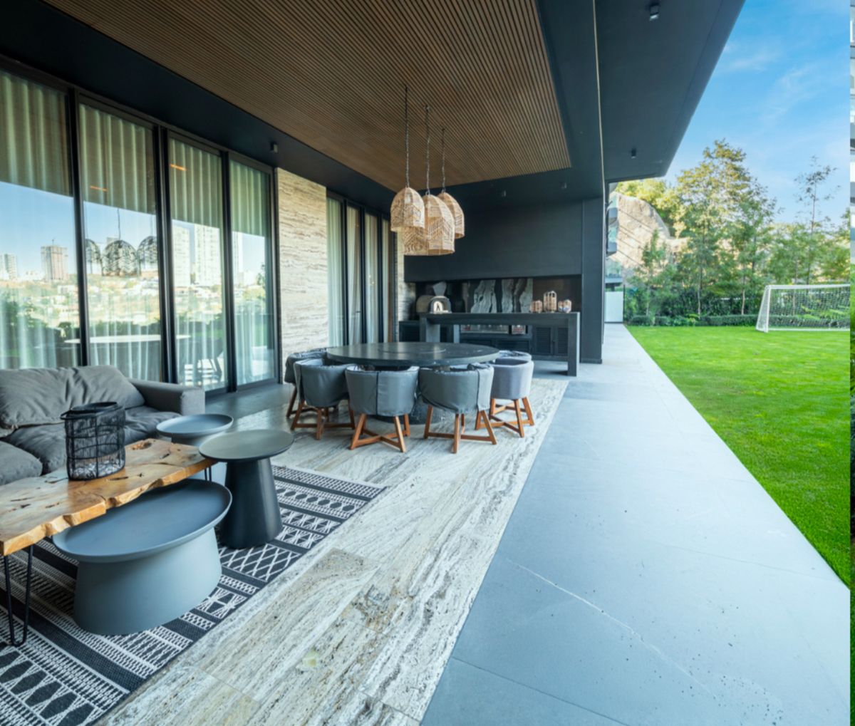 13 of 31: Terraza provada del departamento