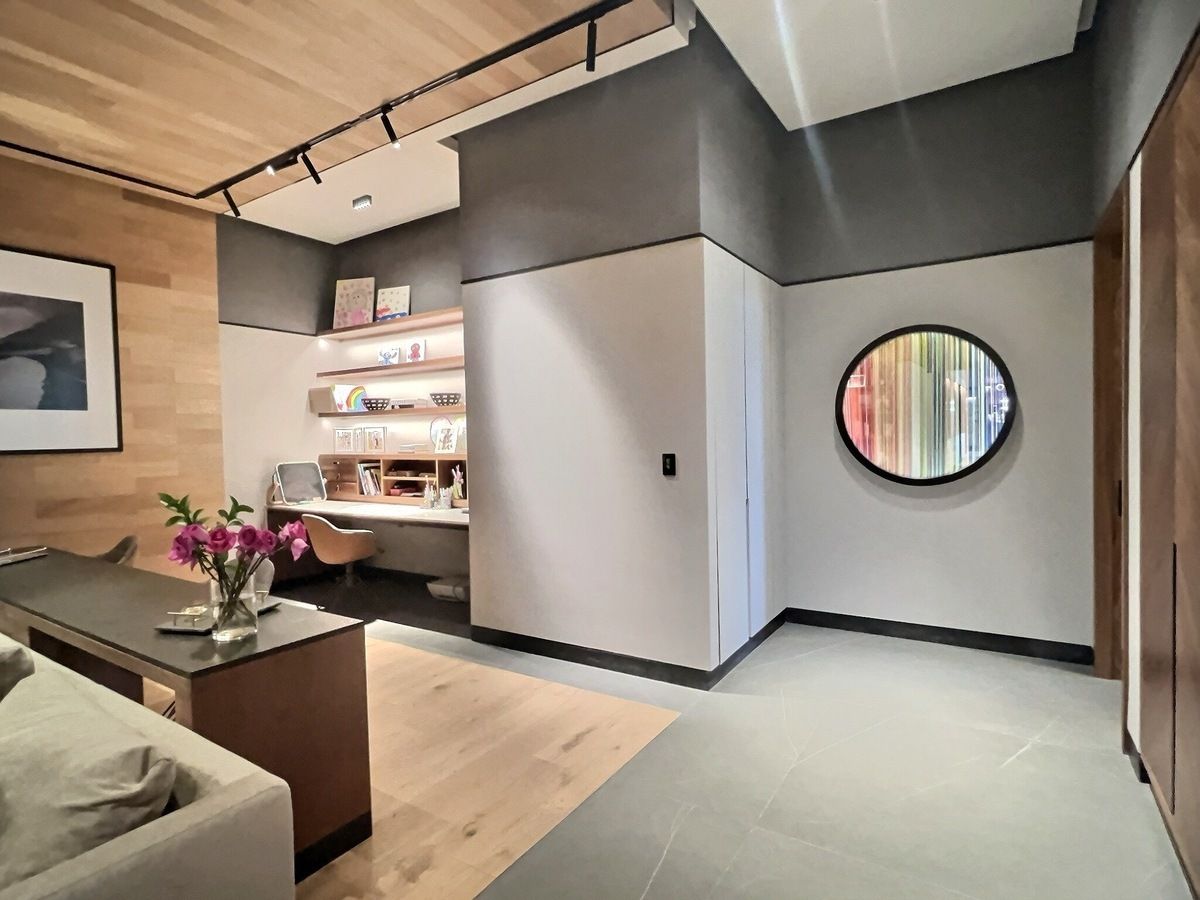 24 of 31: Area del family