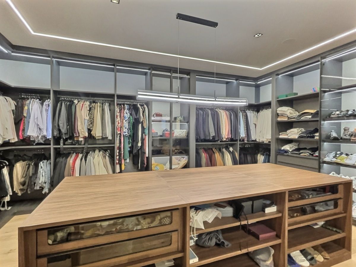 30 of 31: Vestidor recámara principal