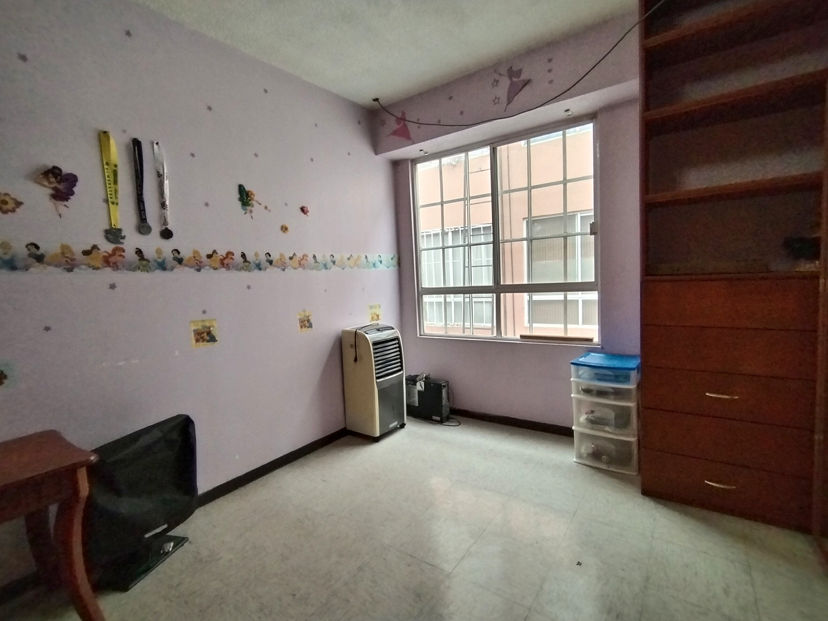 9 de 12: RECÁMARA SECUNDARIA CON CLOSET