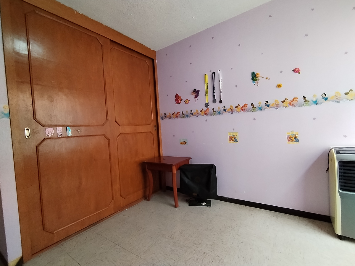 10 de 12: RECÁMARA SECUNDARIA CON CLOSET