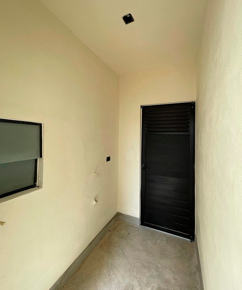 9 de 21: Salida lateral