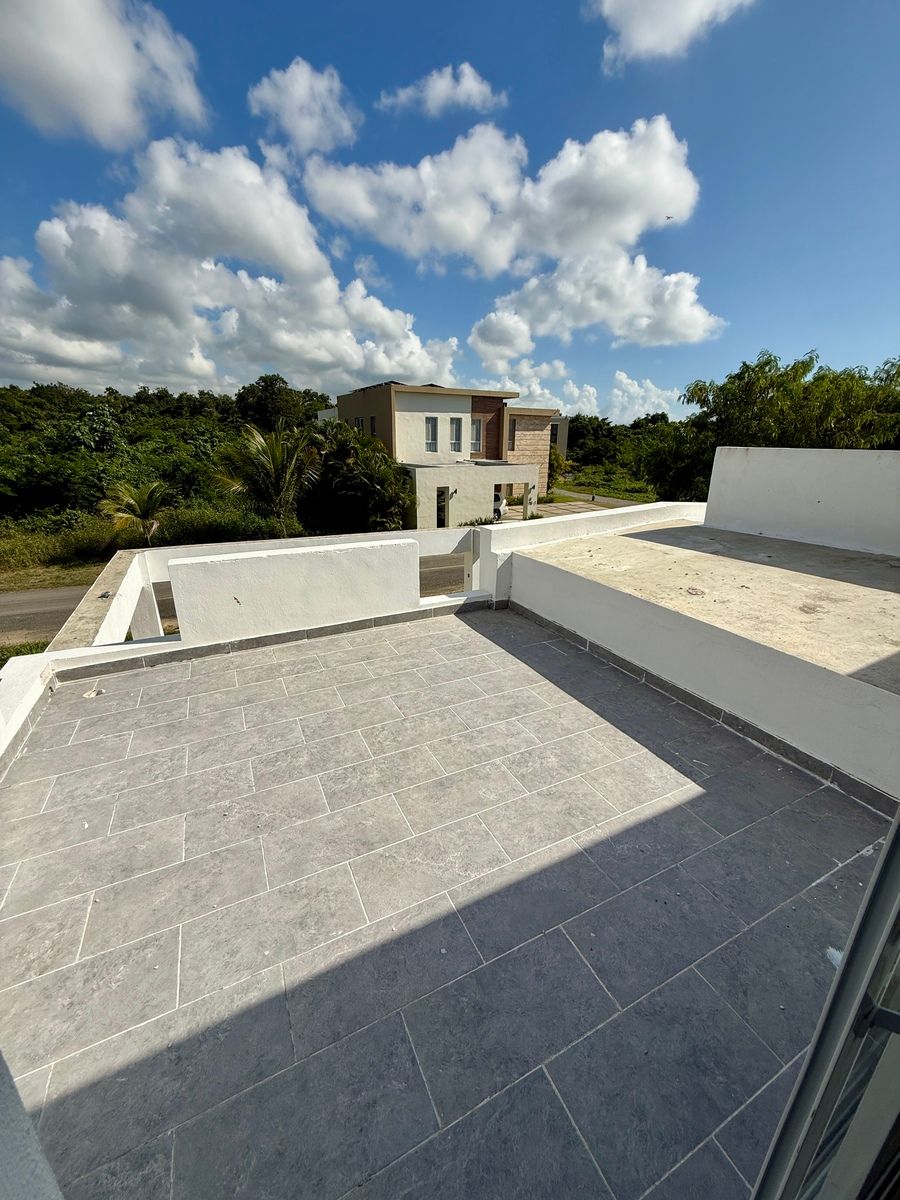 14 de 15: Terraza frontal