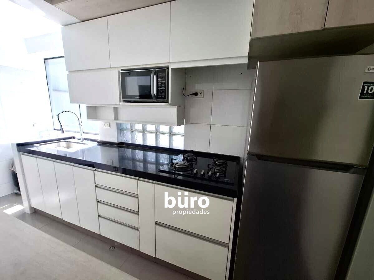 8 de 14: Cocina equipada