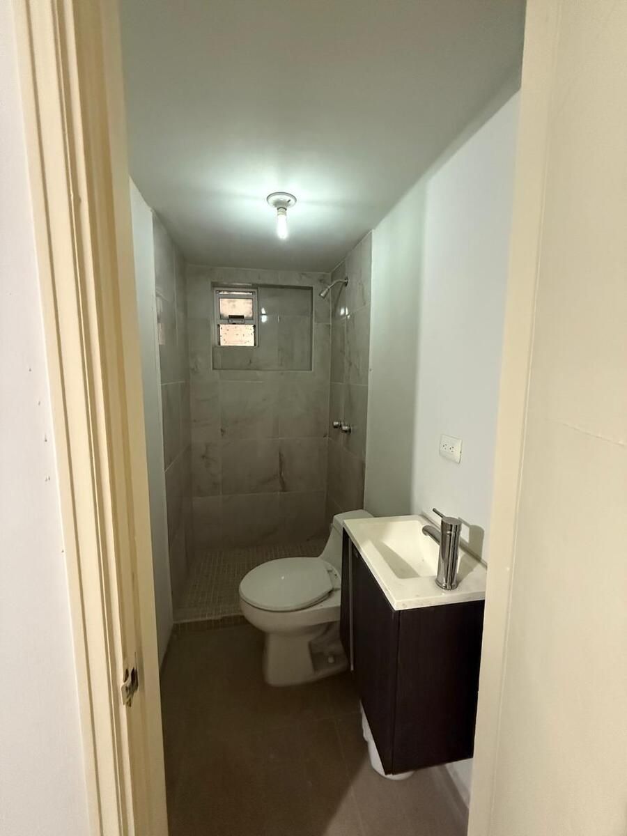 20 de 20: Baño departamento 2