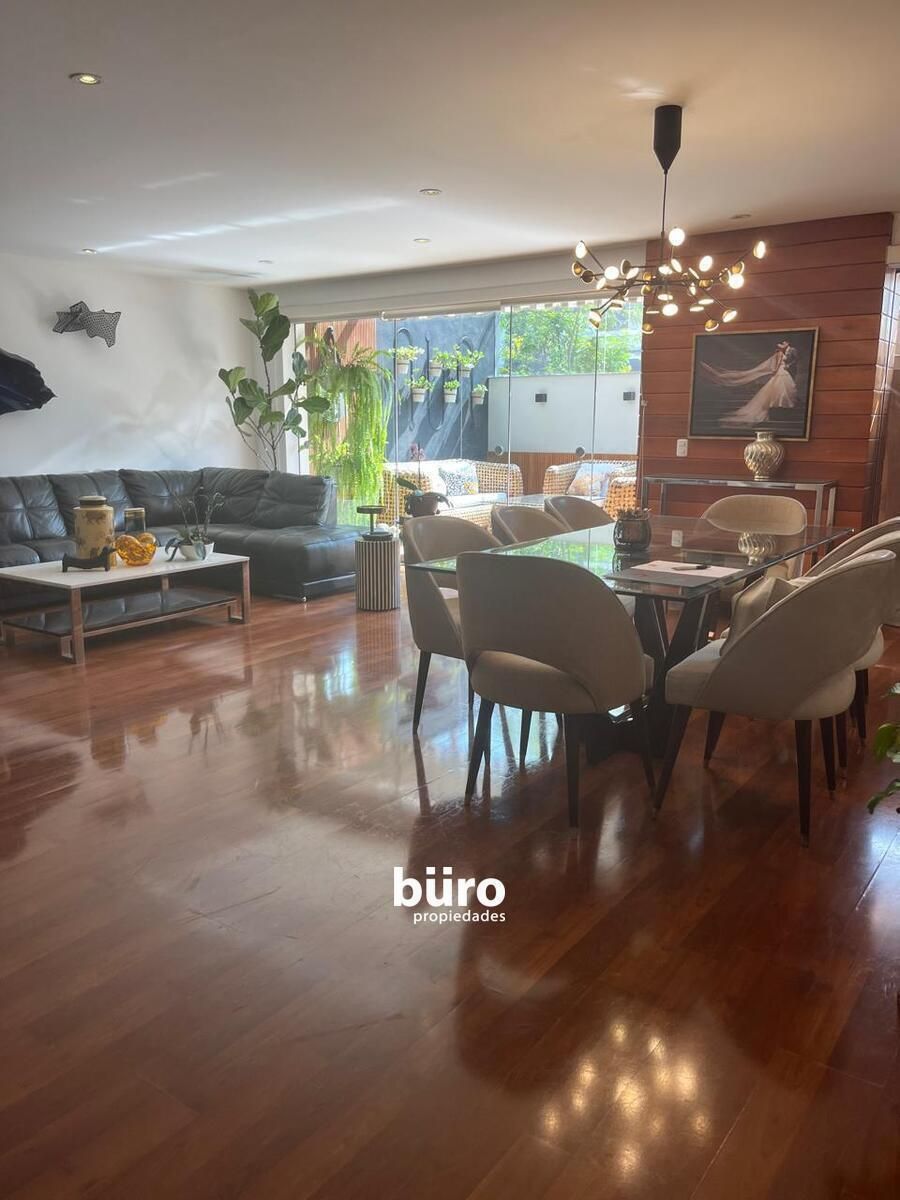 2 de 18: Sala Comedor Super Iluminada