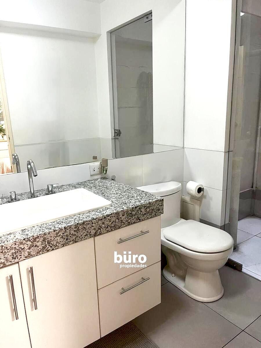 15 de 18: Baño Secundario Incorporado