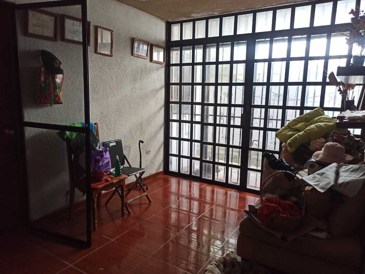 24 de 39: Área común - sala de estudios o área de juegos