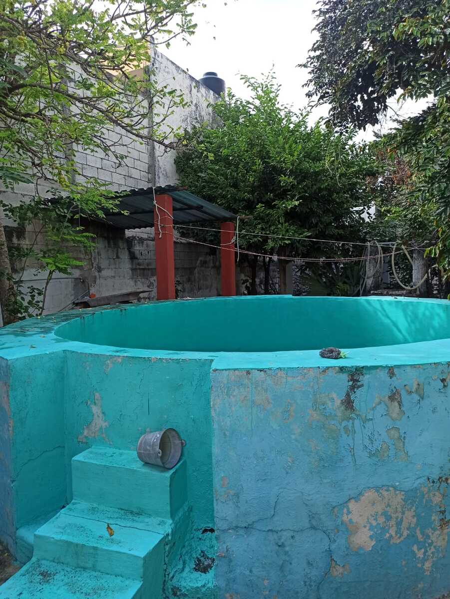 27 de 39: Piscina elevada