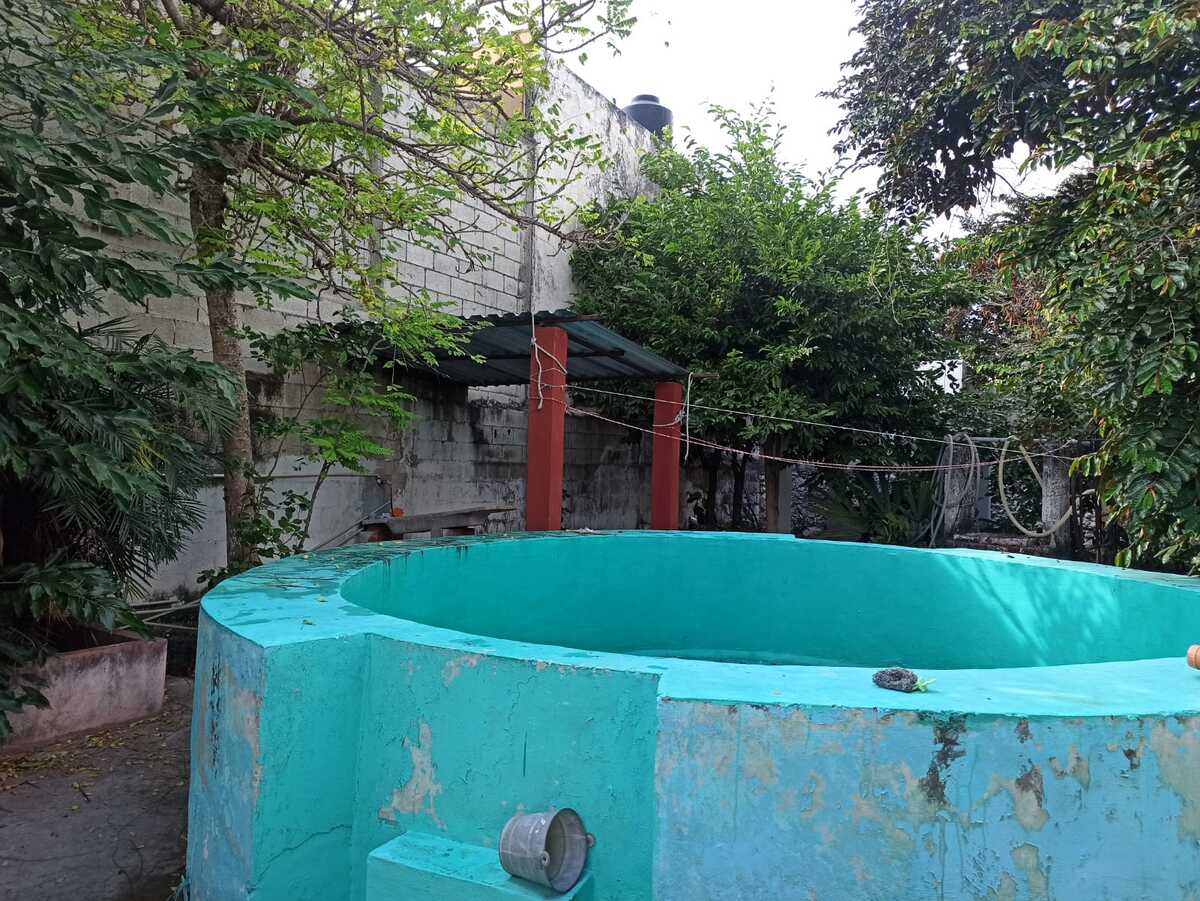 28 de 39: Piscina elevada