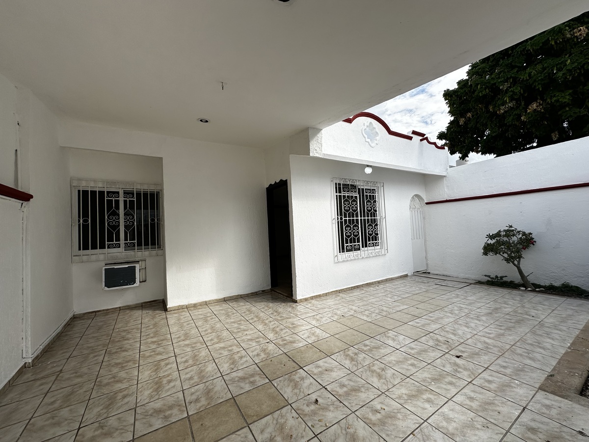 2 de 14: Garage techado