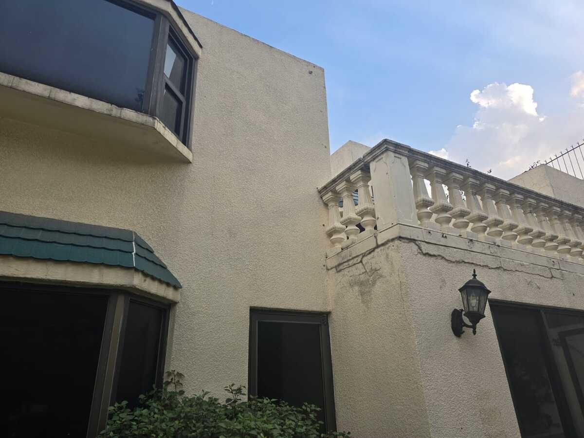 8 de 18: Fachada posterior