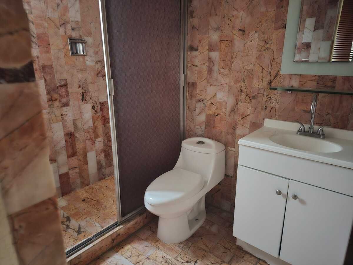 13 de 18: Baño 3a recámara