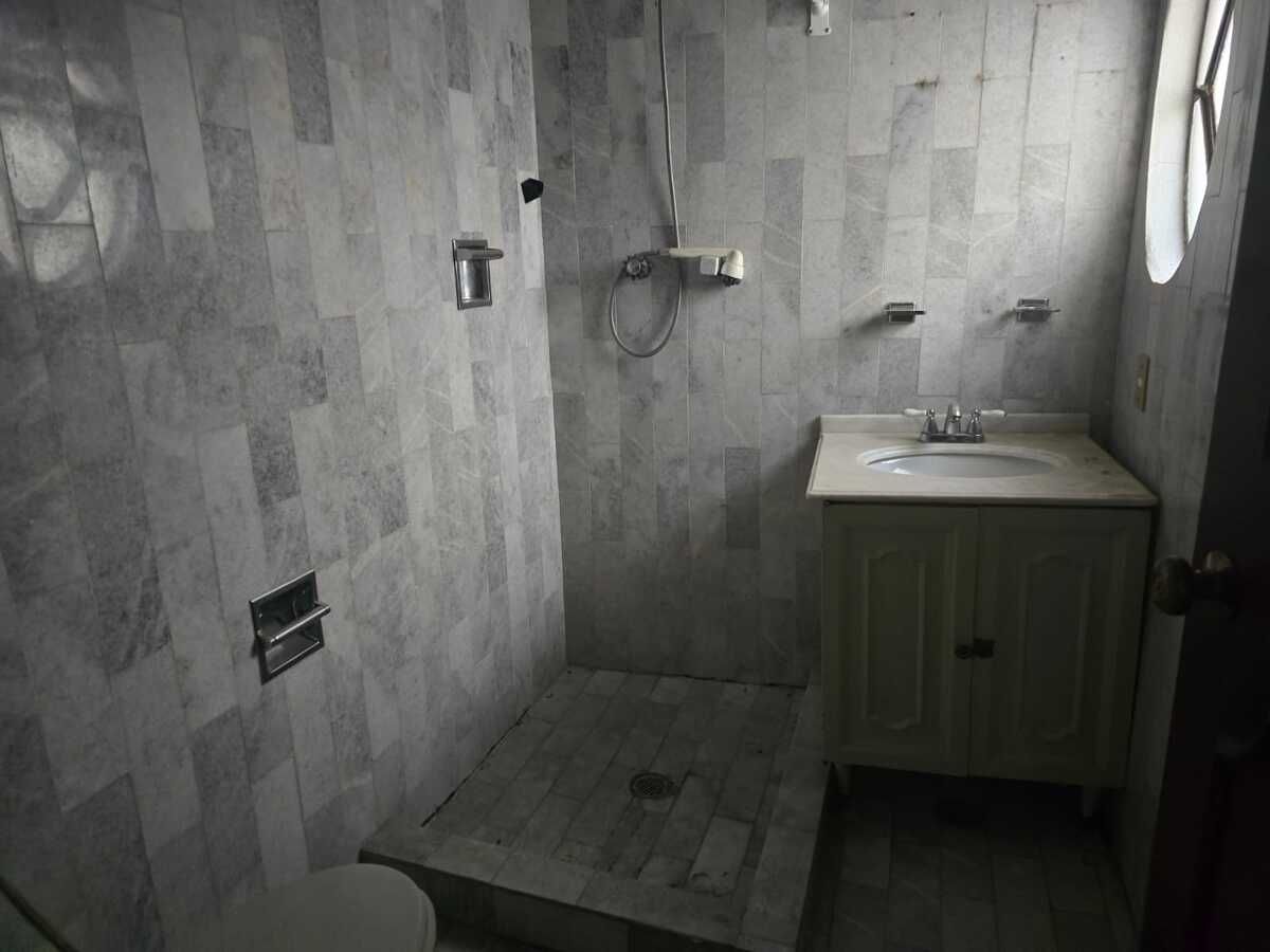 17 de 18: Baño 4a recámara