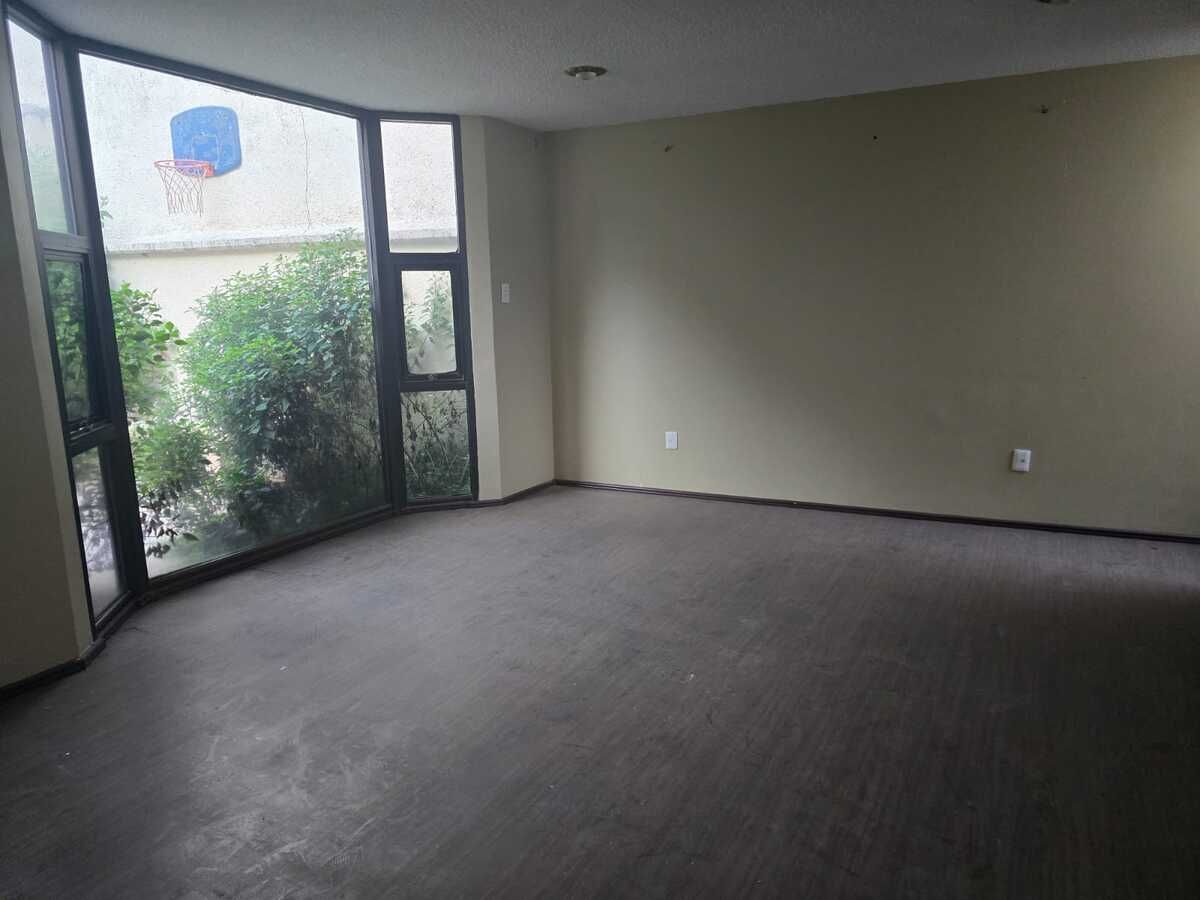 18 de 18: Sala de TV