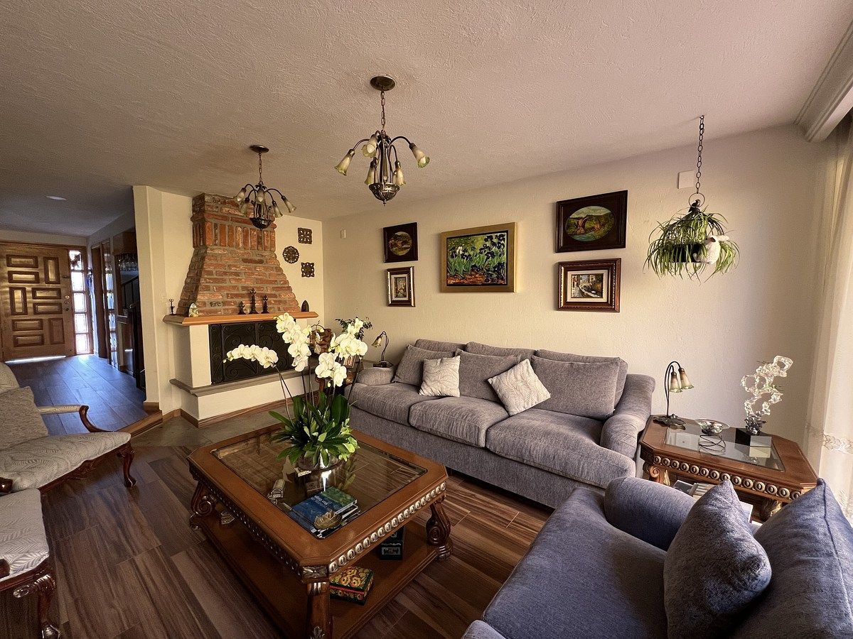 3 de 30: sala con chimenea