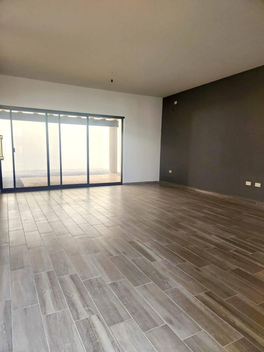 3 de 10: Amplia Sala