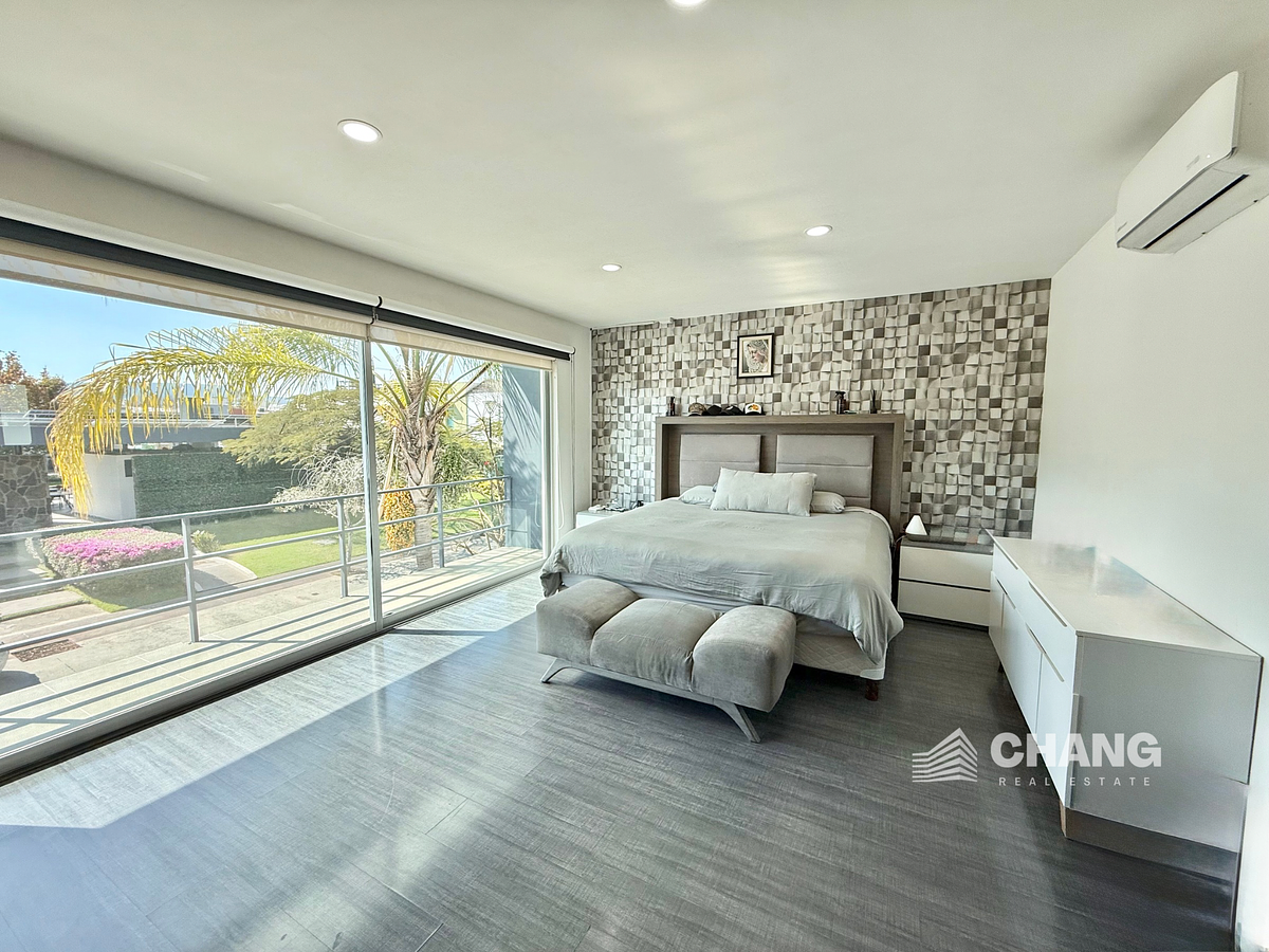 15 de 34: Habitación principal con aire acondicionado