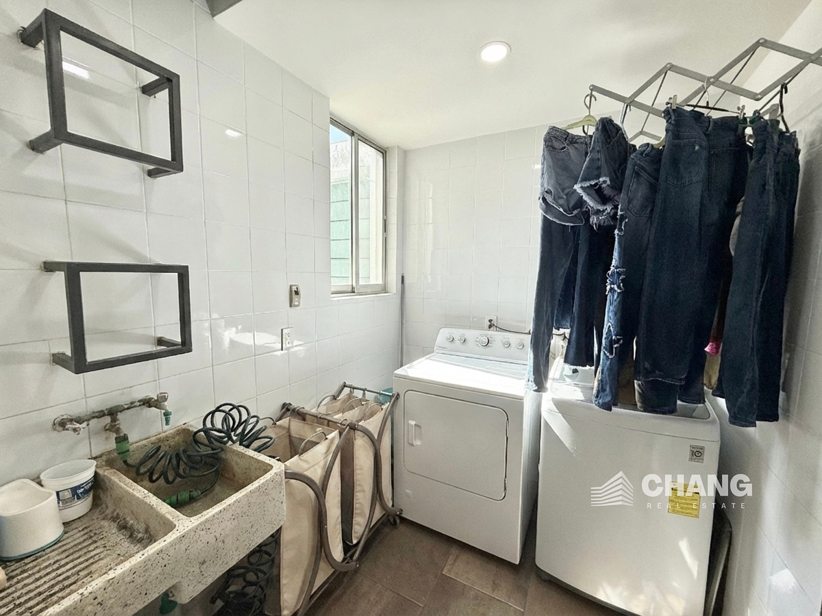 28 de 34: Área de lavado en planta alta