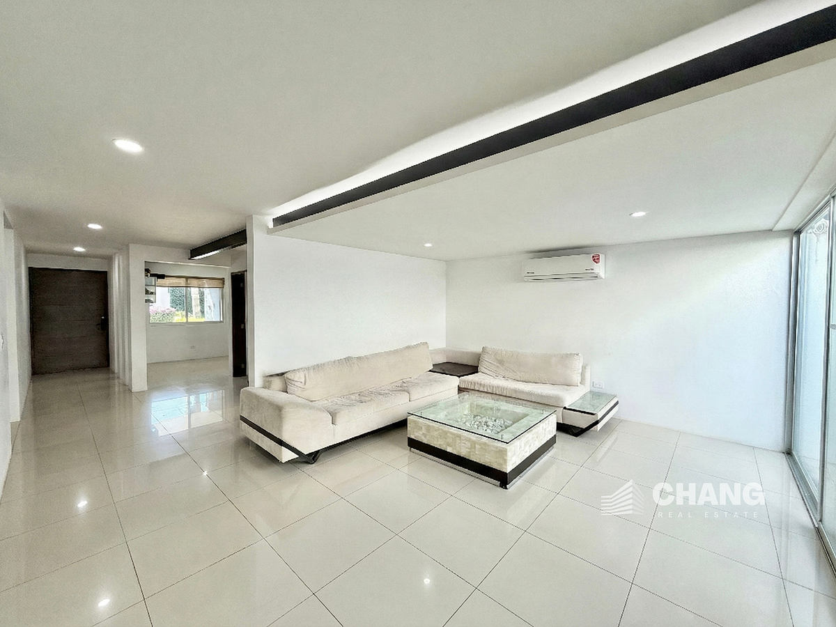 4 de 34: Sala con aire acondicionado