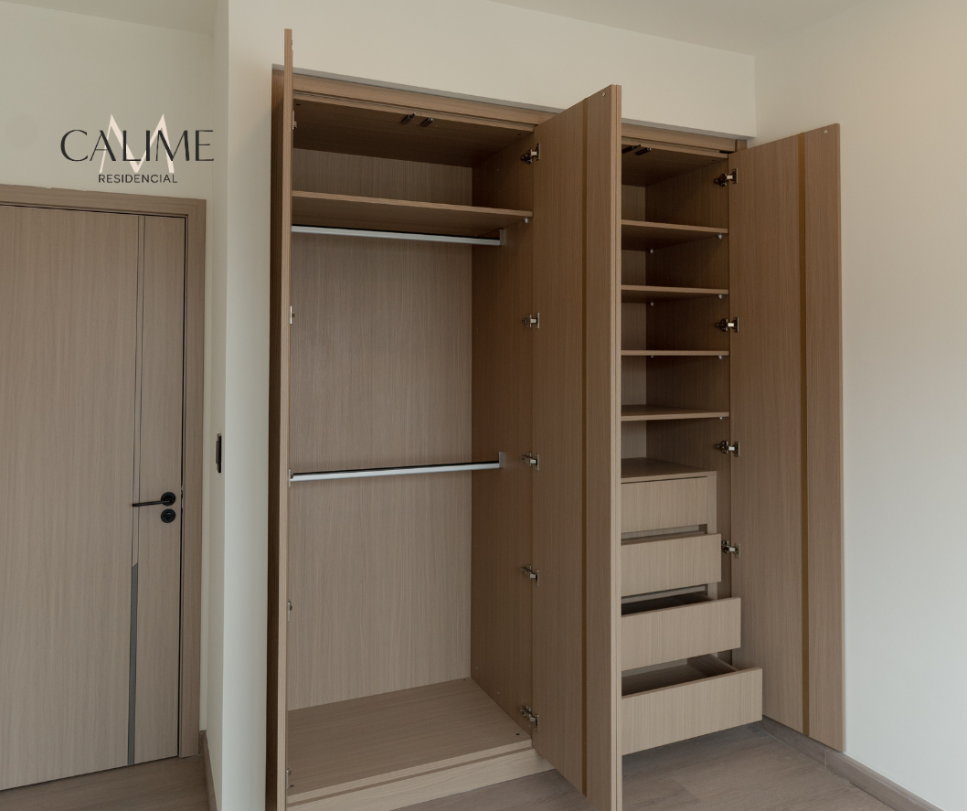 8 de 12: Closet Secundario