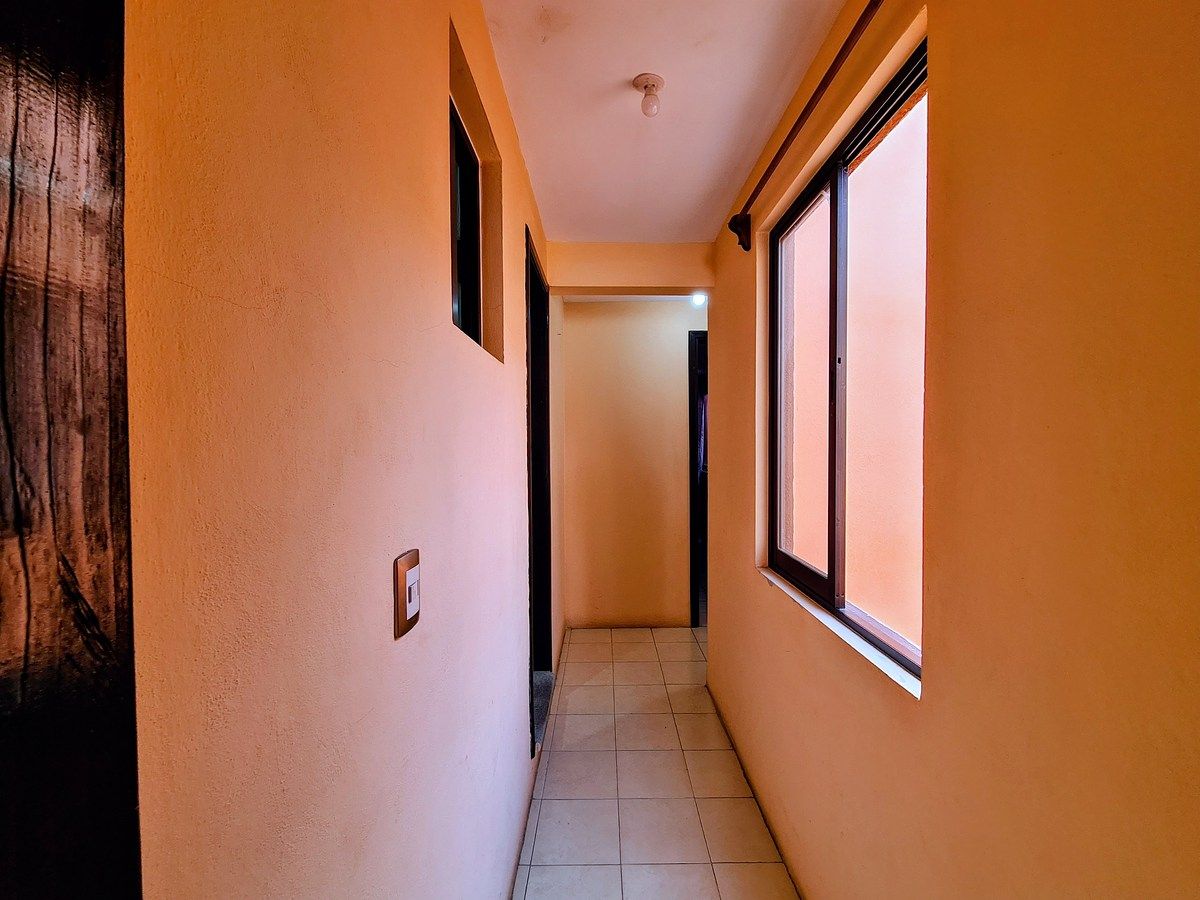 31 de 42: Pasillo Planta Alta