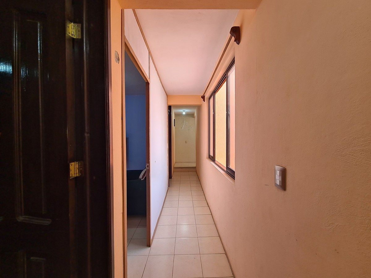 35 de 42: Pasillo Planta Alta