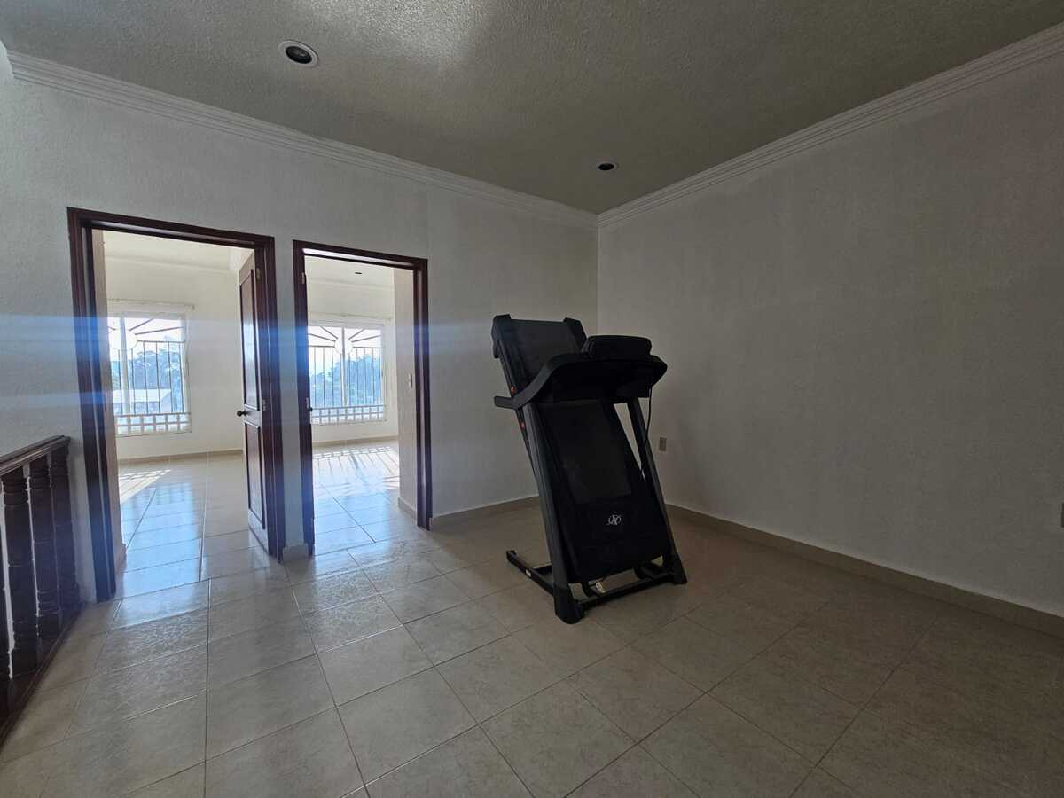 19 of 23: Sala de televisión