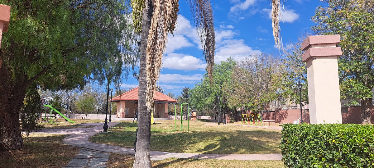 24 of 28: Kiosko para eventos