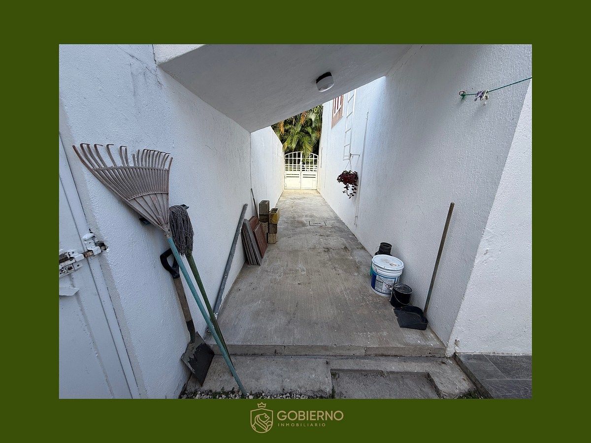 30 de 34: Pasillo servicio