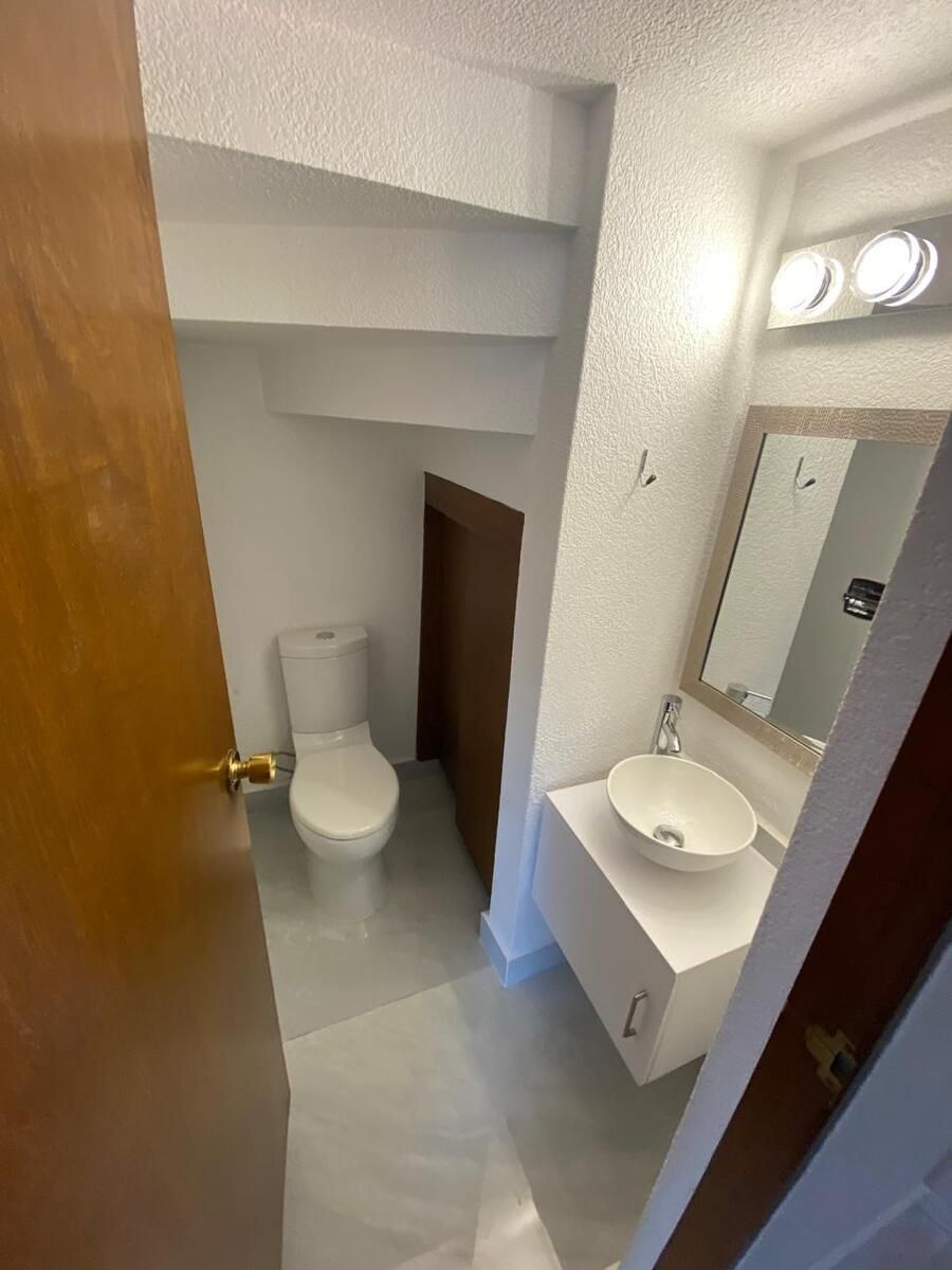 9 de 30: MEDIO BAÑO